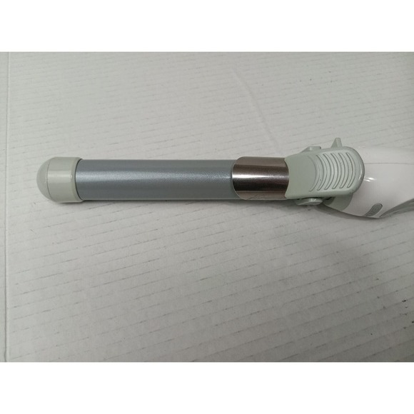 Beachwaver Co S1 Rotating Curling Iron - White - Picture 6 of 8